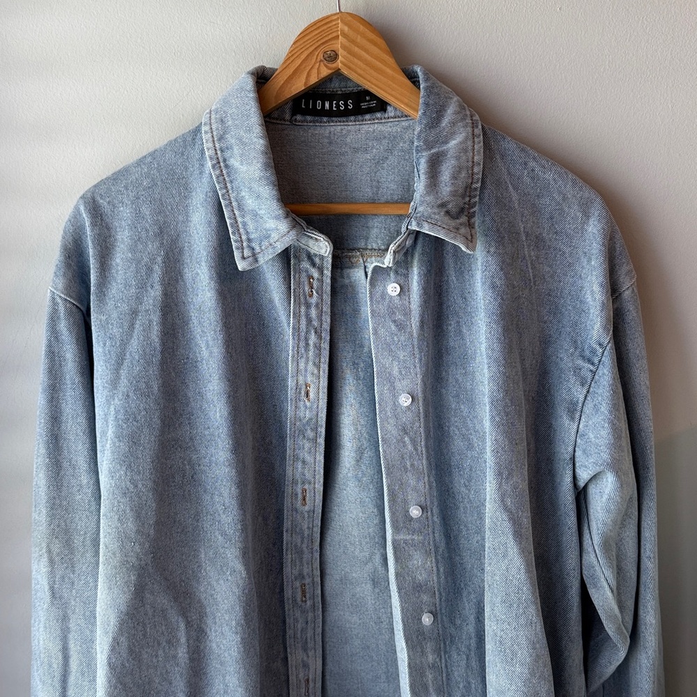 SALE TODAY ONLY! Urban Outfitters Lioness Off Duty Denim Shirt - Picture 10 of 16
